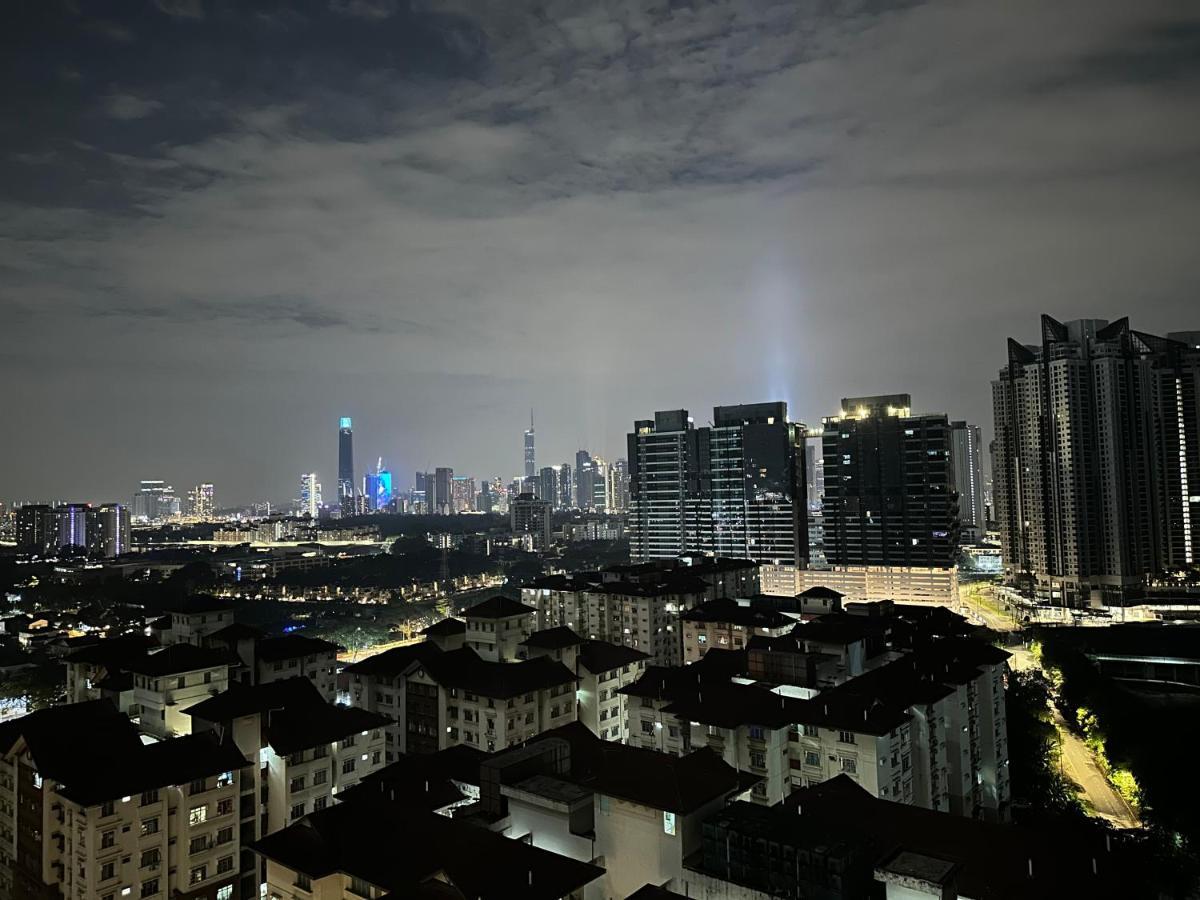 Reizz Residence By Leo Suites Kuala Lumpur Extérieur photo